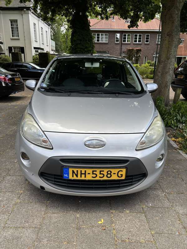 Grijs Gebruikt 2010 Ford Ka Titanium X Hatchback | € 2.000 (Goede deal) - Afbeelding 1/4