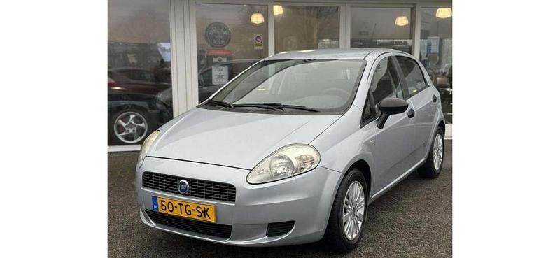 Occasion 2006 Fiat Punto Dynamic Sedan | € 1.999 - Afbeelding 1/4