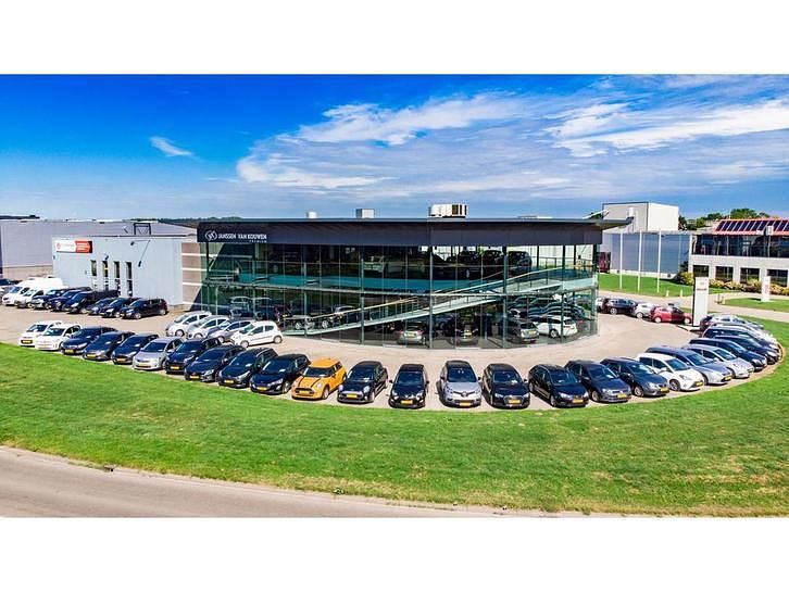 Zwart Gebruikt 2023 Lynk & Co 01 SUV | € 26.885 (Eerlijke prijs) - Afbeelding 1/2