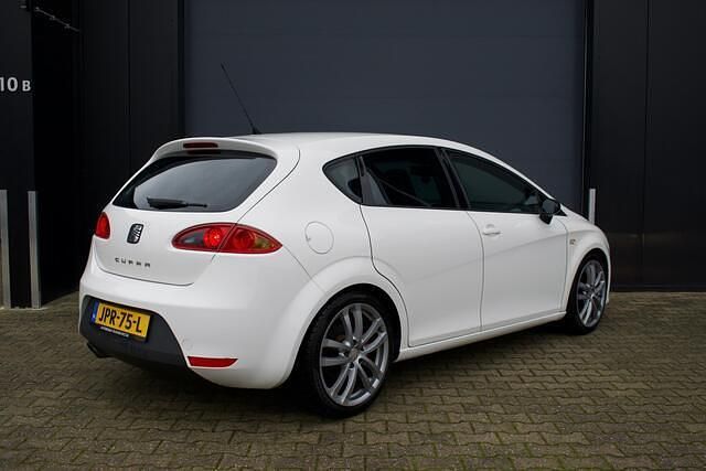 Occasion Seat Leon CUPRA 241 PK (177 kW) 2007 Wit Hatchback