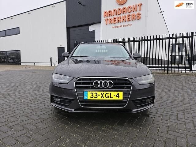 Grijs Occasion 2012 Audi A4 Business Stationwagen | € 4.250 (Super prijs) - Afbeelding 1/4