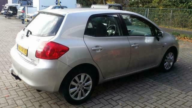Occasion Toyota Auris Luna 125 PK (91 kW) 2007 Grijs Hatchback