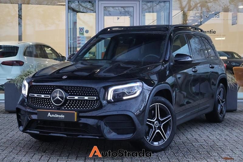 Zwart Gebruikt 2020 Mercedes GLB200 AMG line SUV | € 36.700 (Eerlijke prijs) - Afbeelding 1/4