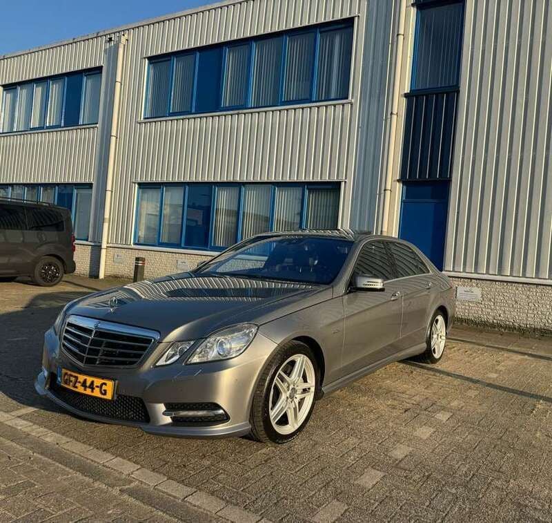 Grijs Gebruikt 2012 Mercedes E350 AMG Sedan | € 18.950 (Eerlijke prijs) - Afbeelding 1/4