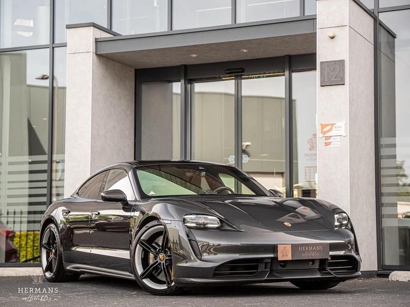 Grijs Gebruikt 2020 Porsche Taycan Turbo S Sedan | € 81.950 (Goede deal) - Afbeelding 1/4
