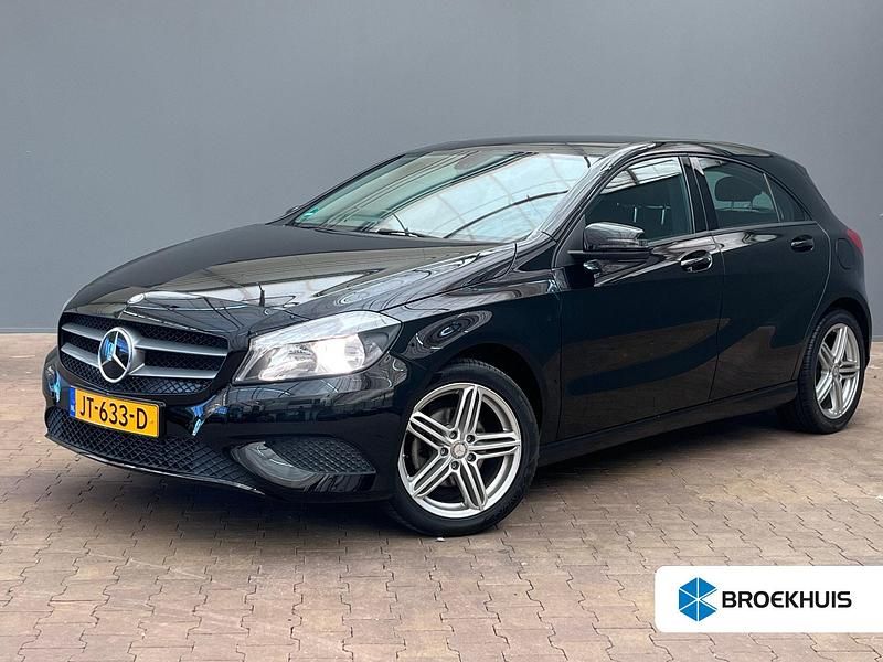 Zwart Gebruikt 2014 Mercedes A180 Ambition Hatchback | € 14.900 (Eerlijke prijs) - Afbeelding 1/4