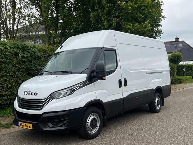 Wit Gebruikt 2022 Iveco Daily Van | € 27.900 (Goede deal) - Afbeelding 1/4
