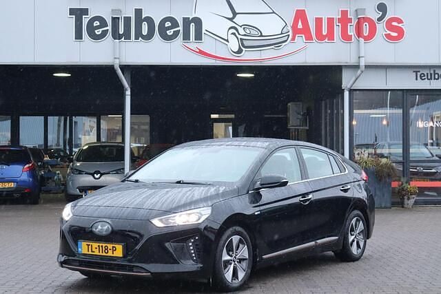 Zwart Occasion 2018 Hyundai Ioniq Premium Hatchback | € 11.895 (Eerlijke prijs) - Afbeelding 1/4