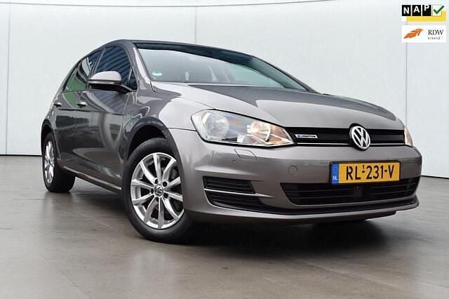 Grijs Gebruikt 2016 VW Golf VII Trendline Hatchback | € 10.988 (Super prijs) - Afbeelding 1/4