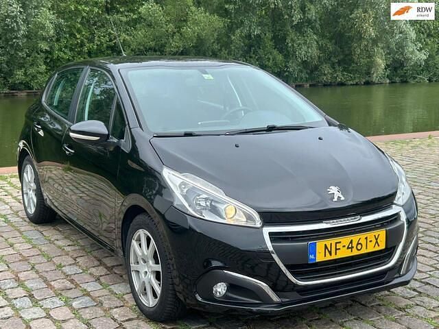 Zwart Gebruikt 2017 Peugeot 208 Hatchback | € 6.999 (Eerlijke prijs) - Afbeelding 1/4