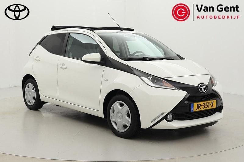 Occasion Toyota Aygo X-wave 69 PK (50 kW) 2016 Wit Hatchback