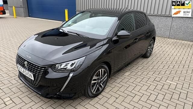 Zwart Gebruikt 2023 Peugeot 208 Allure Hatchback | € 14.850 (Super prijs) - Afbeelding 1/4