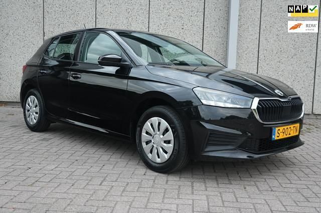 Zwart Gebruikt 2023 Skoda Fabia Ambition Hatchback | € 18.340 (Eerlijke prijs) - Afbeelding 1/4
