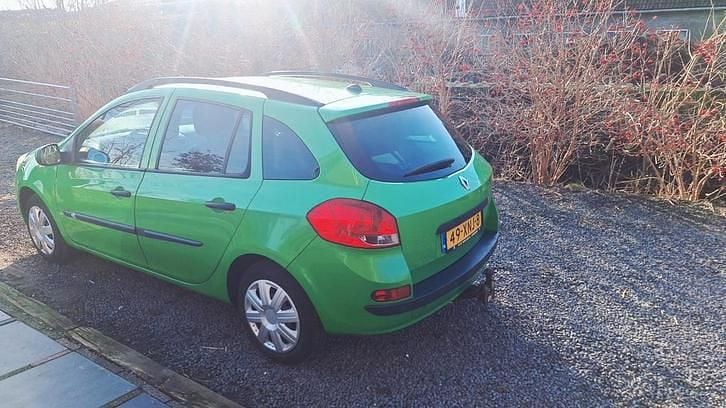 Occasion 2012 Renault Clio IV Stationwagen | € 1.850 (Super prijs) - Afbeelding 1/4