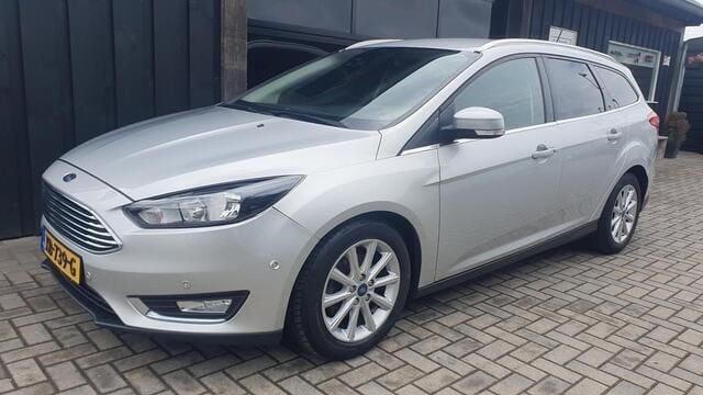 Grijs Gebruikt 2017 Ford Focus Titanium Stationwagen | € 6.750 (Goede deal) - Afbeelding 1/4