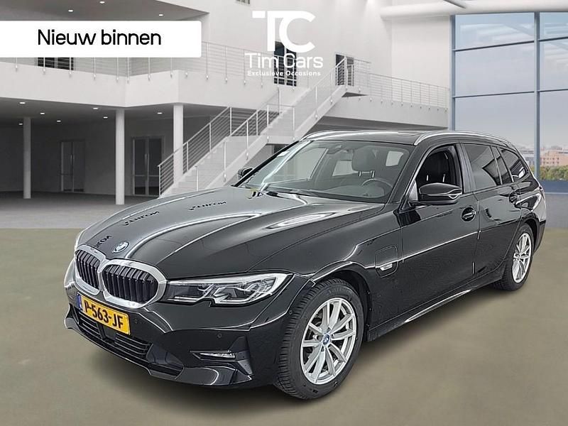 Zwart Occasion 2022 BMW 320 Stationwagen | € 27.950 (Goede deal) - Afbeelding 1/4