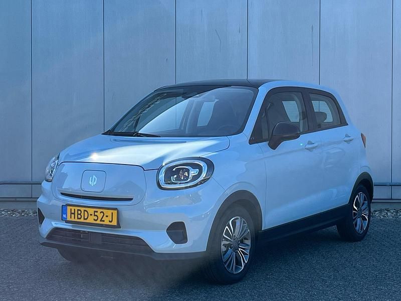Blauw Gebruikt 2024 Leapmotor T03 Hatchback | € 18.940 (Eerlijke prijs) - Afbeelding 1/4