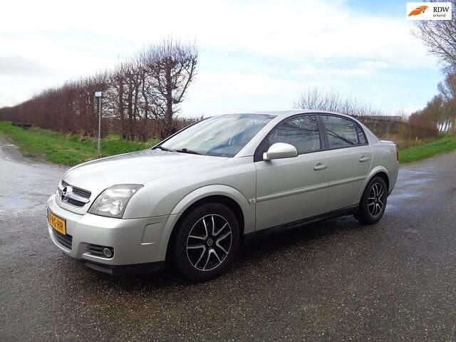 Grijs Occasion 2005 Opel Vectra Sedan | € 1.499 (Goede deal) - Afbeelding 1/4
