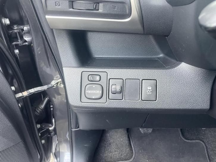 Occasion Toyota Verso-S 99 PK (72 kW) 2014 Grijs, metallic lak MPV