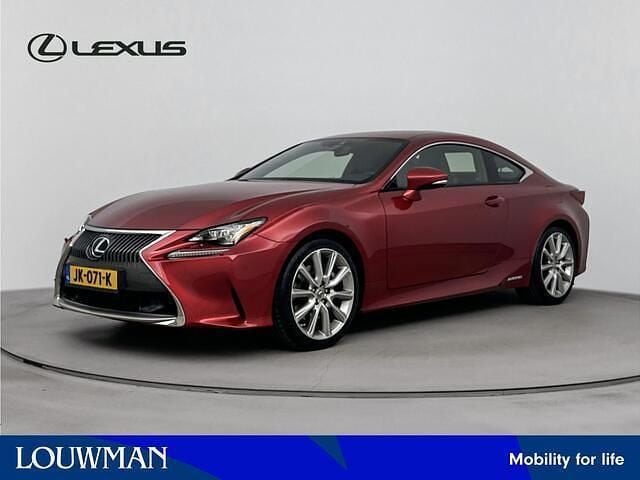 Rood Occasion 2016 Lexus RC300h Luxury Line Coupé | € 29.995 (Eerlijke prijs) - Afbeelding 1/4