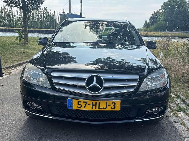 Zwart Gebruikt 2009 Mercedes C220 Sedan | € 5.100 (Eerlijke prijs) - Afbeelding 1/4