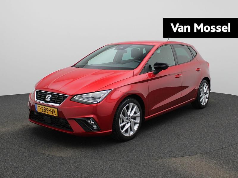 Rood Occasion 2023 Seat Ibiza Business Hatchback | € 21.900 (Eerlijke prijs) - Afbeelding 1/4