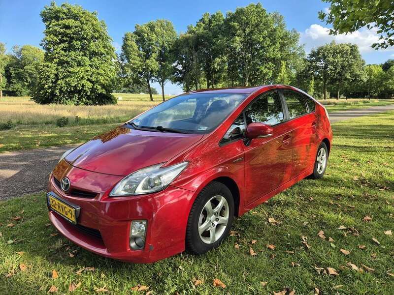 Rood Gebruikt 2011 Toyota Prius Comfort Hatchback | € 5.400 (Eerlijke prijs) - Afbeelding 1/4