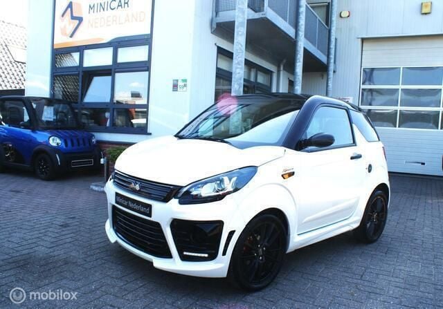 Wit Gebruikt 2022 Ligier JS50 Hatchback | € 13.950 (Eerlijke prijs) - Afbeelding 1/4