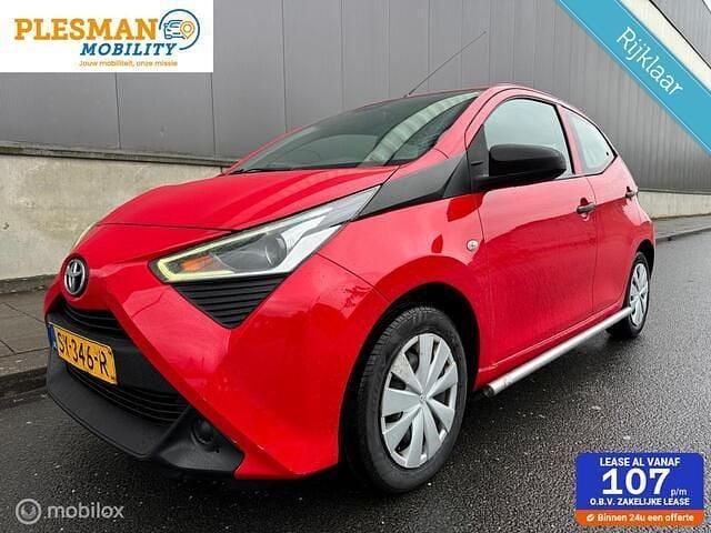 Rood Gebruikt 2018 Toyota Aygo Hatchback | € 6.400 (Goede deal) - Afbeelding 1/4