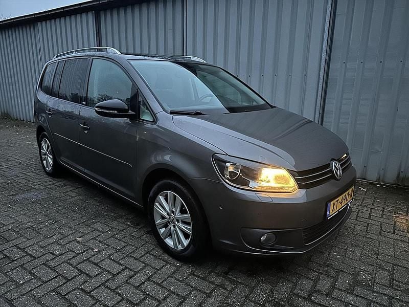 Grijs Occasion 2011 VW Touran Cross MPV | € 6.150 (Duur) - Afbeelding 1/4