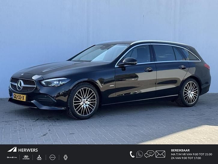 Zwart Gebruikt 2024 Mercedes C180 Luxury Stationwagen | € 43.795 (Eerlijke prijs) - Afbeelding 1/4