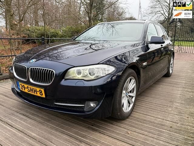 Blauw Occasion 2011 BMW 520 Executive Stationwagen | € 8.740 (Goede deal) - Afbeelding 1/4