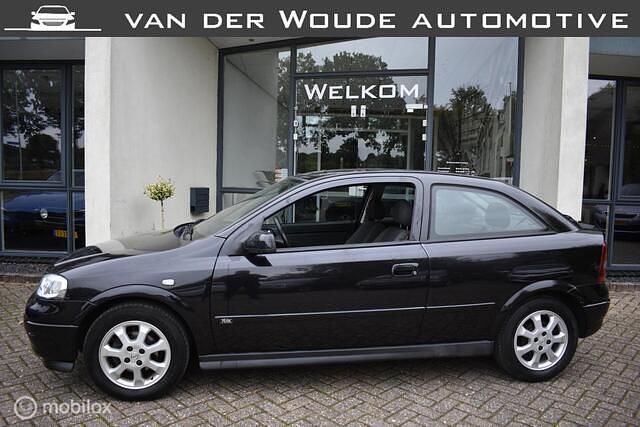 Zwart Gebruikt 2004 Opel Astra Njoy Hatchback | € 1.499 (Super prijs) - Afbeelding 1/4