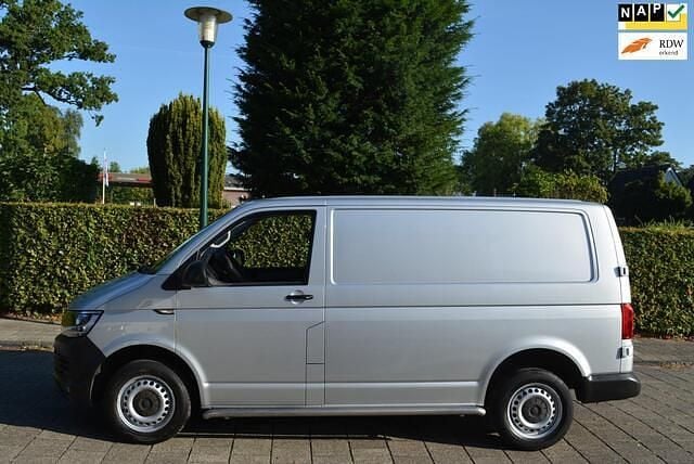 Grijs Gebruikt 2019 VW T6.1 Highline Van | € 14.750 (Super prijs) - Afbeelding 1/4