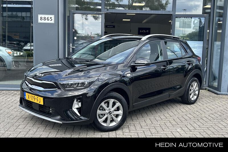 Zwart Gebruikt 2023 Kia Stonic SUV | € 24.450 (Eerlijke prijs) - Afbeelding 1/4