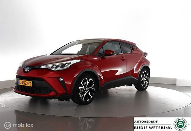 Rood (metallic) Occasion 2020 Toyota C-HR Team SUV | € 21.950 (Goede deal) - Afbeelding 1/4