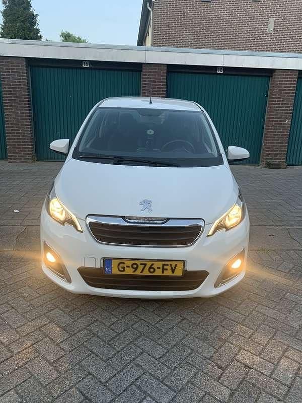 Wit Gebruikt 2017 Peugeot 108 Hatchback | € 5.500 (Super prijs) - Afbeelding 1/4