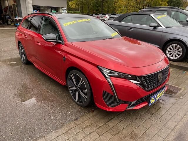 Rood Gebruikt 2023 Peugeot 308 GT Stationwagen | € 25.555 (Super prijs) - Afbeelding 1/4