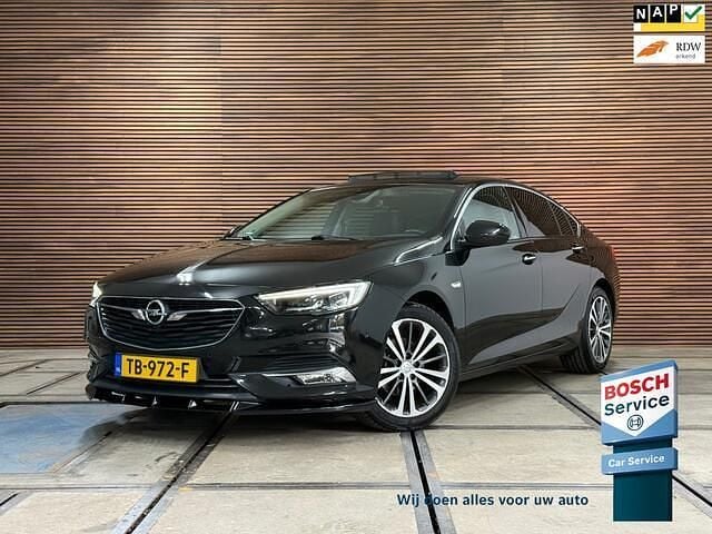 Zwart Gebruikt 2018 Opel Insignia OPC Hatchback | € 18.890 (Eerlijke prijs) - Afbeelding 1/4