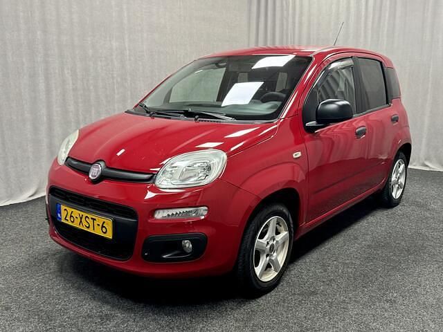 Rood Gebruikt 2012 Fiat Panda Pop Hatchback | € 2.950 (Eerlijke prijs) - Afbeelding 1/4