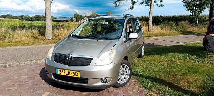 Gebruikt 2003 Toyota Corolla Verso MPV | € 3.200 (Iets duurder) - Afbeelding 1/4