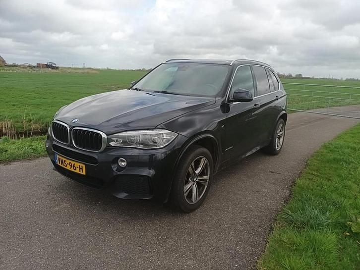 Occasion 2017 BMW X5 SUV | € 30.000 (Super prijs) - Afbeelding 1/4