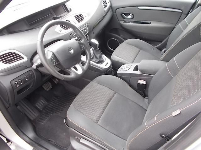 Occasion Renault Scénic III Dynamique 142 PK (104 kW) 2009 Zilver MPV