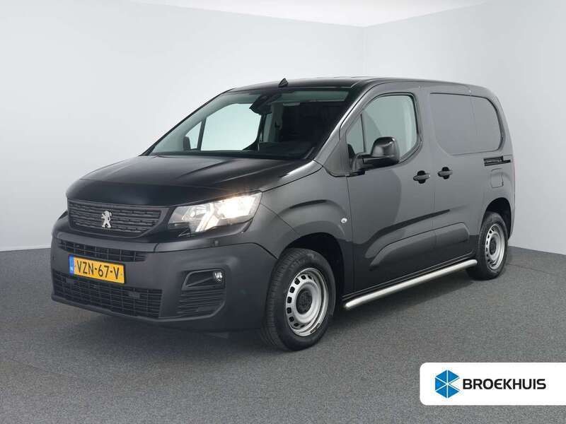 Zwart Gebruikt 2023 Peugeot Partner S MPV | € 16.900 (Iets duurder) - Afbeelding 1/4