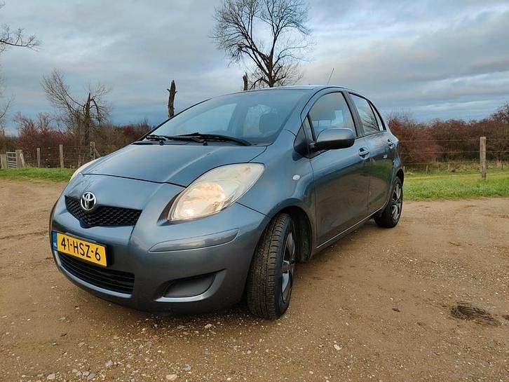 Gebruikt 2009 Toyota Yaris | € 2.700 (Goede deal) - Afbeelding 1/4