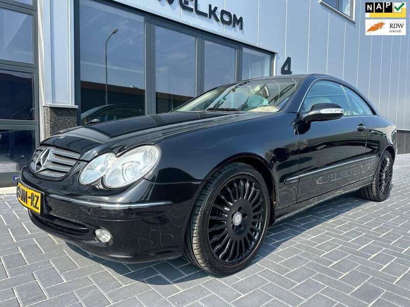Zwart, metallic lak Gebruikt 2004 Mercedes CLK240 Elegance Coupé | € 4.999 (Eerlijke prijs) - Afbeelding 1/4