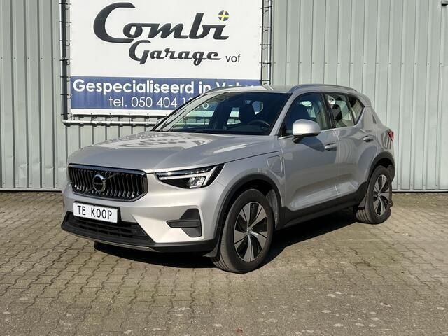 Grijs Gebruikt 2022 Volvo XC40 Core SUV | € 33.850 (Super prijs) - Afbeelding 1/4