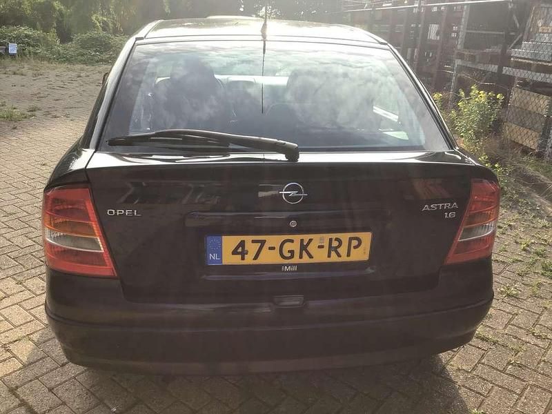 Gebruikt 2000 Opel Astra Comfort Sedan | € 2.800 (Iets duurder) - Afbeelding 1/4