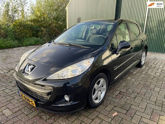 Zwart Gebruikt 2011 Peugeot 207 Hatchback | € 2.995 (Eerlijke prijs) - Afbeelding 1/4