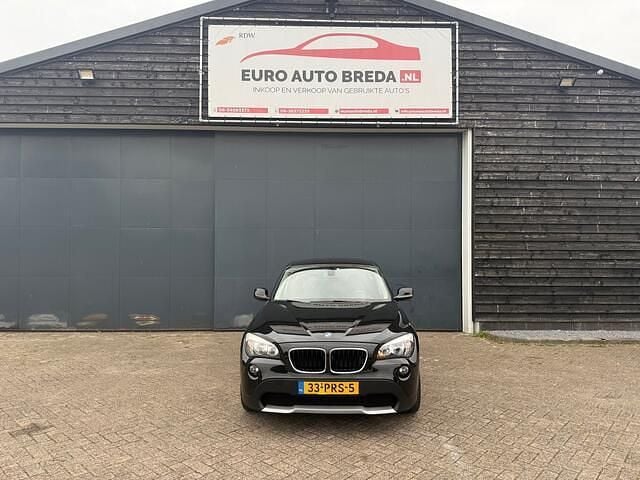 Zwart Gebruikt 2011 BMW X1 Executive SUV | € 8.750 (Goede deal) - Afbeelding 1/4